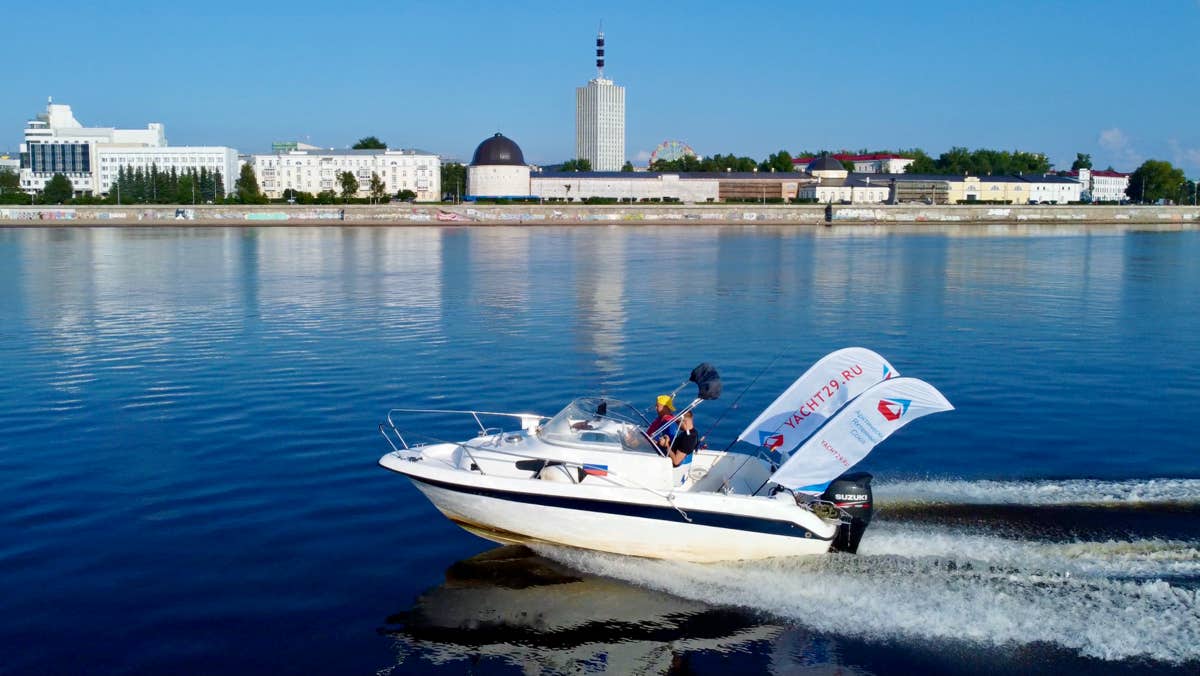 Аренда быстроходного катера для прогулок и рыбалки реке и Белому морю