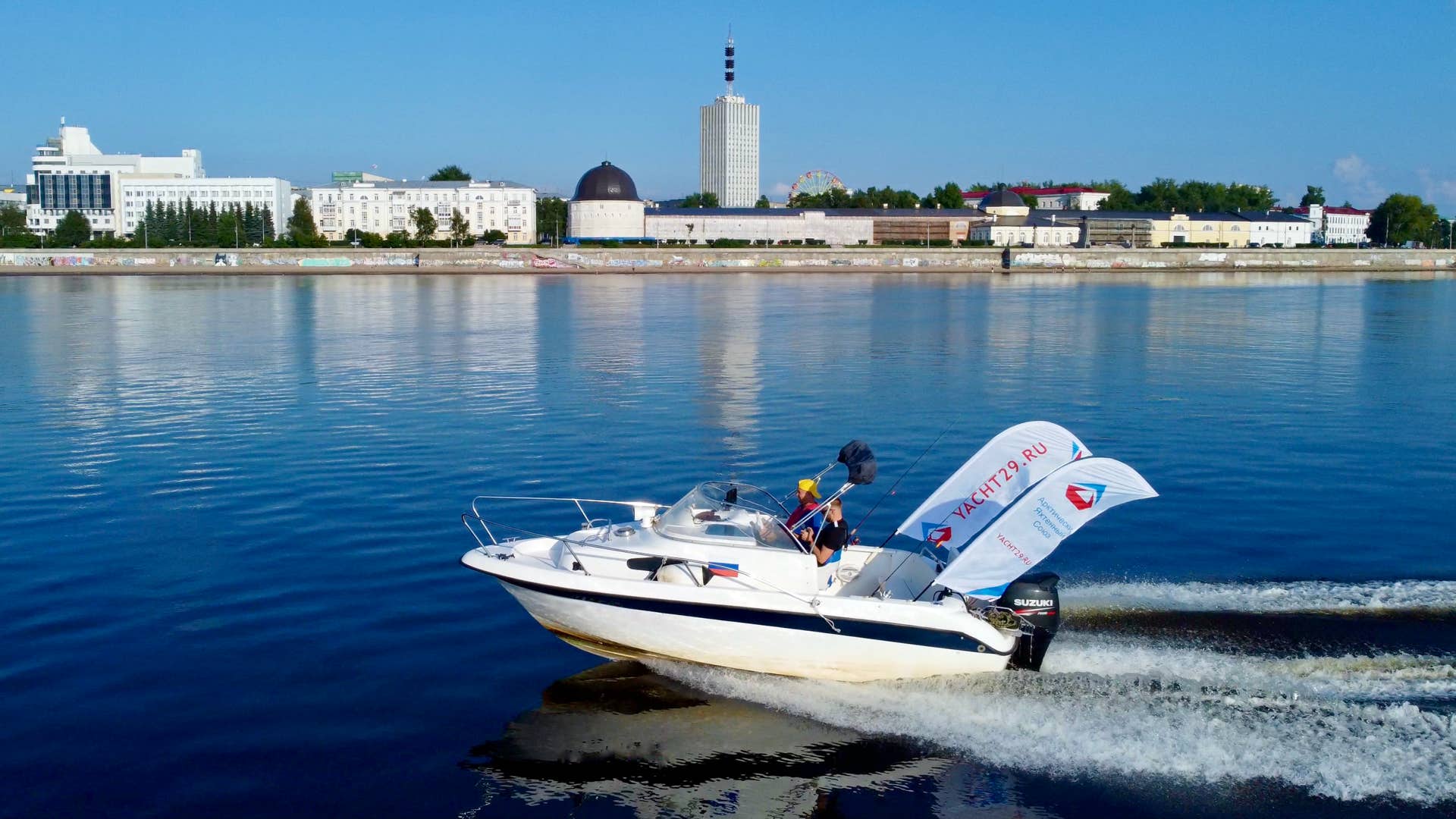 Аренда быстроходного катера для поездок по Белому морю
